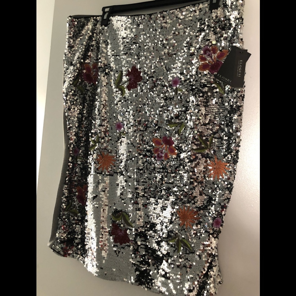 Eloquii Sequin Pencil Skit